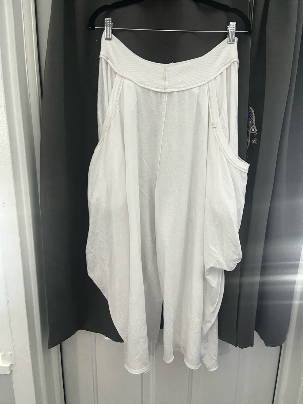 FREE PEOPLE  BRAND NEW Women’s White Wide-Leg Pants  with Draped Pockets